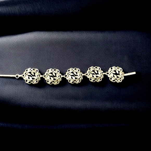 Vintage 5-Panel Silver Tone Leaf Bracelet - Picture 8 of 9